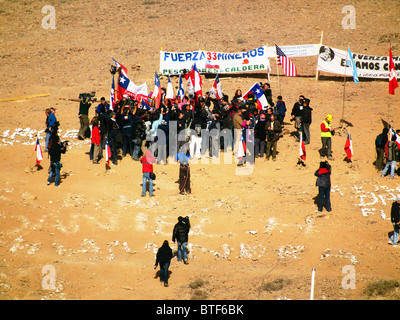 Reportage-33 Bergleute Chile gerettet auf Atacama-Wüste, San Jose Mine lebendig. Wir sind am Leben in der Zuflucht der 33.Celebration. Stockfoto