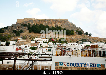 Blick über die Akropolis von Lindos, Rhodos, Griechenland. Stockfoto