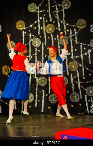 Königin Margrethe von Dänemark präsentiert die jährlichen Weihnachts-Ballett zeigen 2010. Sie entwarf die Kostüme und Bühnenbilder. Stockfoto