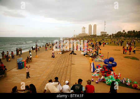 Die Leute an der Galle Face Green Promenade, Colombo, Sri Lanka. Stockfoto