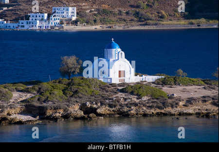 Orthodoxe Kirche des Agios Panteleimon in der Nähe von Katapola, auf den griechischen Kykladen Insel Amorgos. Stockfoto