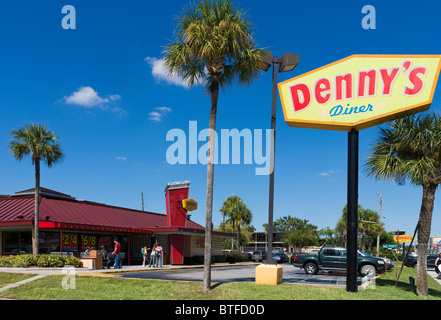 Ein Denny's Diner am International Drive, Orlando, Zentral-Florida, USA Stockfoto