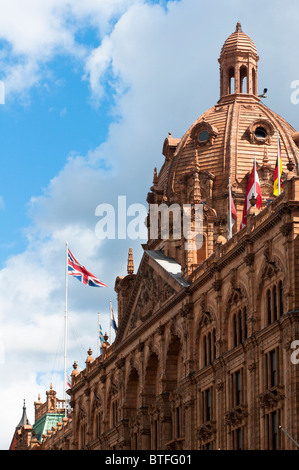 Das berühmte Kaufhaus Harrods in Knightsbridge, London Stockfoto