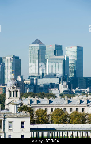 Die Skyline von Canary Wharf, gesehen vom Greenwich Park in Süd-Ost-London, England, UK. Stockfoto