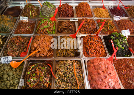 Eingelegtes Gemüse oder Kimchi am Gukje Markt Busan in Südkorea Stockfoto