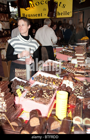 Paris, Frankreich - Stand mit Schokolade-Produkte im Salon du Chocolat (Schokolade Fair) Stockfoto