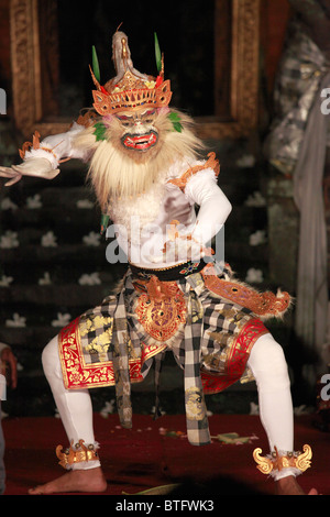 Indonesien, Bali, Ubud, klassische Tänzerin, Ramayana Ballettaufführung, Stockfoto