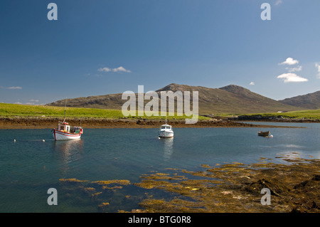 Angelboote/Fischerboote vertäut am Lochmaddy, North Uist auf den westlichen Inseln, Schottland.  SCO 6924 Stockfoto