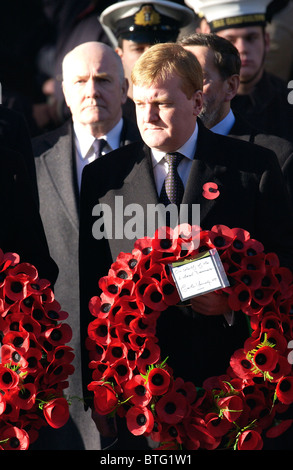 Die Recht Hon. Charles Kennedy MP, Führer von liberale demokratische Partei (glücklicherweise) zu gedenken am Ehrenmal in Whitehall Stockfoto