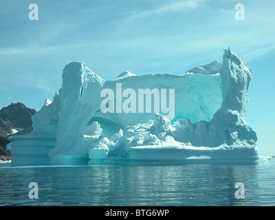 Eisberge und Gletscher sind allgegenwärtig in Ostgrönland Stockfoto