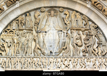 Letzte Entscheidung Gislebertus im Westen Tympanon, Autun Kathedrale, Autun, Departement Saone-et-Loire, Burgund, Frankreich Stockfoto