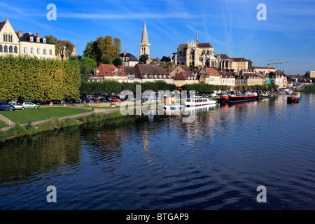 Auxerre, Departement Yonne, Burgund, Frankreich Stockfoto