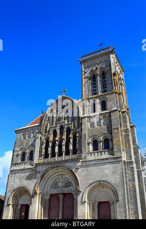 Kirche Sainte Marie Madeleine (Basilika der Heiligen Magdalena), Vezelay, Departement Yonne, Burgund, Frankreich Stockfoto