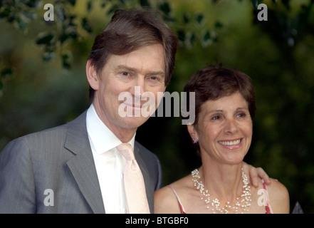 SCHAUSPIELER ANTHONY ANDREWS UND SEINE FRAU GEORGINA AUF GESELLSCHAFT PARTY HOSTED BY DAVID FROST IN CARLYLE SQUARE, CHELSEA, LONDON Stockfoto