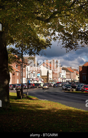 Stokesley High Street im Herbst, North Yorkshire Stockfoto