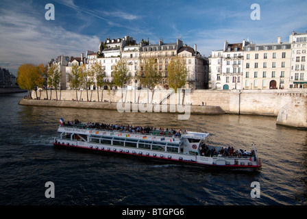 Bateau-Mouche Boot auf der Seine, Paris, Hauptstadt Frankreichs navigieren Stockfoto