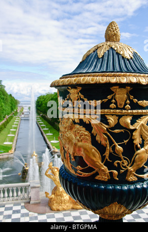 Die Samson-Brunnen (große Kaskade) in Peterhof (St. Petersburg, Russland) Stockfoto