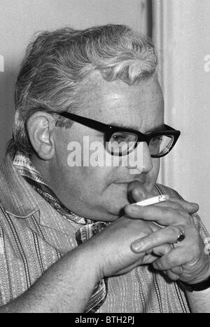 Ronnie Barker. Ronald William George "Ronnie" Barker, OBE (25. September 1929 – 3. Oktober 2005) war ein britischer Schauspieler und Komiker. Stockfoto