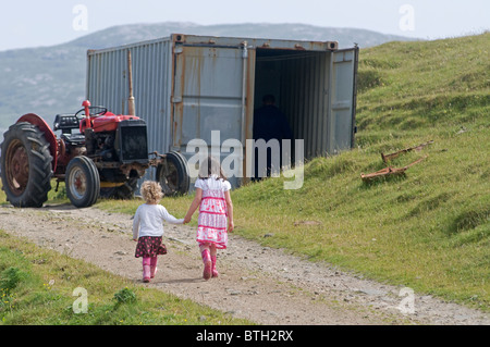 Schwestern auf einer Insel Vatersay Farm, äußeren Hebriden, Western Isles, Schottland.  SCO 6570 Stockfoto