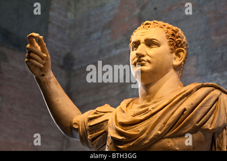 Cuirassed Statue des Titus aus dem Augusteum Herculaneum. Forum Romanum Stockfoto