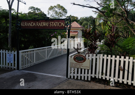 Die Kuranda scenic Bahnhof Kuranda Village in den Hochebenen in der Nähe von Cairns in Queensland, Australien Stockfoto