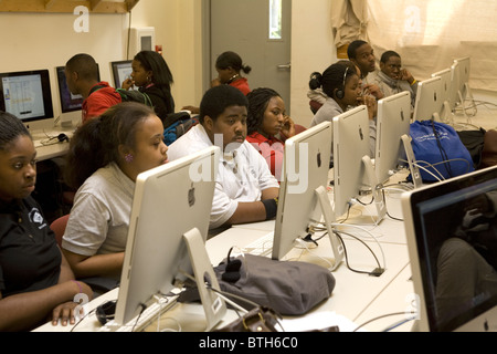 High School Computer Lab-Klasse auf der Detroit Community School, eine Charta der Schule in Brightmoor ein von Armut geplagten Abschnitt von Detroit, Michigan. Stockfoto