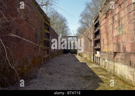 Auf der vorgelagerten Suche (West) von innen sperren 11 in der durchlässigen C & O-Kanal; Potomac; Maryland. Stockfoto