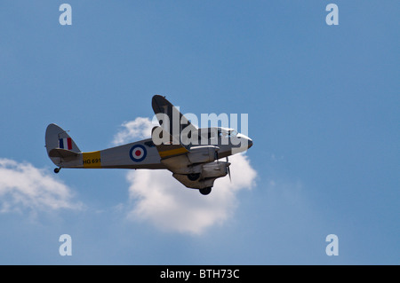 Eine De Havilland Dragon Rapide Vergnügen bietet Flüge in Duxford Flying Legends Airshow, Juli 2010. Stockfoto