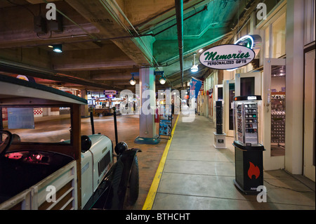 Geschäfte und Restaurants am alten Alabama Street im Underground Atlanta, Atlanta, Georgia, Usa, USA Stockfoto