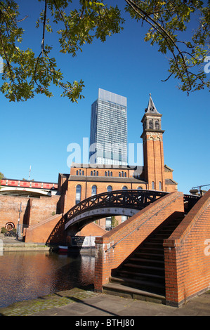 301 Deansgate, Str. Georges Kirche mit Beetham Tower in Manchester UK Stockfoto
