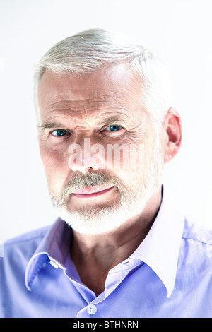 Kaukasische senior woman Porträt Lächeln isoliert Studio auf weißem Hintergrund Stockfoto