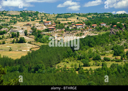 Kleines Dorf in den Rhodopen Bulgarien Stockfoto