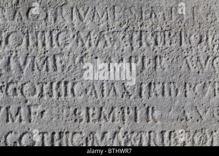Lateinische Inschrift auf Stein auf der Ponte Cestio in Rom, Italien Stockfoto