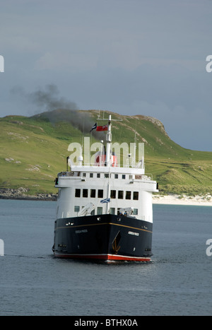 Der kleine Luxus Kreuzfahrtschiff ankommen Castlebay Isle of Barra, äußeren Hebriden, Schottland.  SCO 6679 Stockfoto