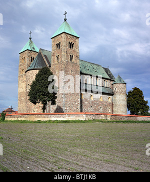 Romanische Stiftskirche (1160s), Tum, Woiwodschaft Lodz, Polen Stockfoto