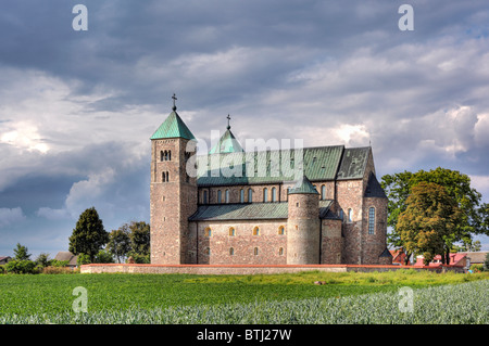 Romanische Stiftskirche (1160s), Tum, Woiwodschaft Lodz, Polen Stockfoto