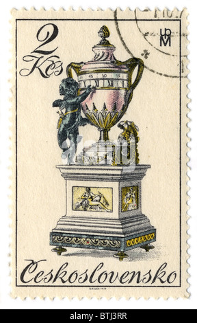 Tschechoslowakei - ca. 1979: Eine Briefmarke gedruckt in Tschechoslowakei zeigt Bild der Uhr, ca. 1979. Stockfoto