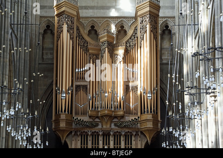 4 mechanische Orgel am Westende des Lancing College Chapel in West Sussex Stockfoto