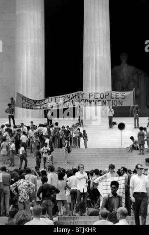 Black Panther Konvention Menschen versammelten sich auf den Stufen des Lincoln Memorial mit einem Banner für der Menschen Verfassungskonvent von Thomas J. O'Halloran / Warren K. Leffler, Washington DC, 19. Juni 1970. Stockfoto