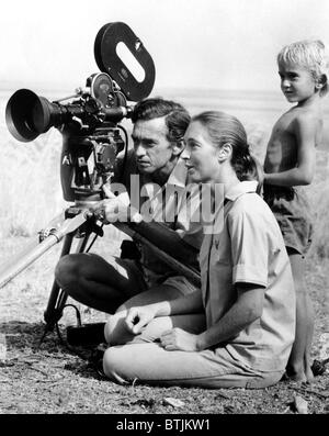 Hugo van Verlag, Jane Goodall und ihrem Sohn, Grub den Lebensstil der Paviane in Tansania zu studieren. ca 1976. Höflichkeit: CSU Archive / Stockfoto