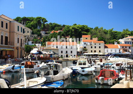 Hafen in Veli Losinj auf der Insel Losinj, Kroatien Stockfoto