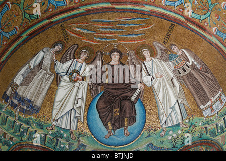 Ravenna. Italien. 6. C AD Mosaiken zeigt Christus als Schöpfer des Kosmos, Basilica di San Vitale. Stockfoto