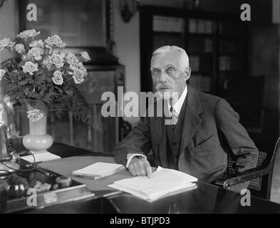 US-Finanzminister Andrew Mellon, (1855-1937) Minister fuer dem Fiskus (1921 – 32), die die Steuerstruktur der US-Regierung in den 1920er Jahren reformiert. 1926-Portrait. Stockfoto