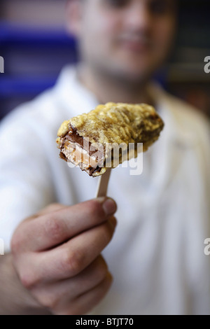 Deep-Fried-Mars-Riegel, Fisch & Pommesbude, Glasgow, Schottland Stockfoto