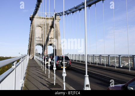 Thomas Telfords Hängebrücke über die Menai Straits, Nordwales Stockfoto