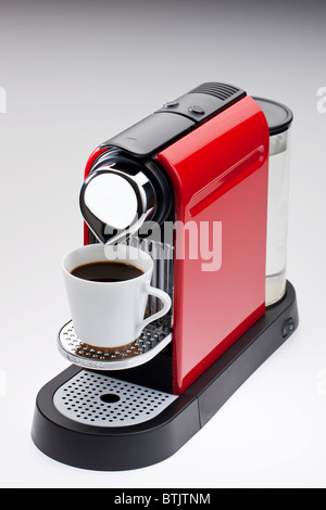 Rote Kaffee-Vollautomat Stockfoto