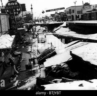 Schäden Sie durch ein Erdbeben. Anchorage, Alaska. 27. März 1964. Höflichkeit: CSU Archive/Everett Collection Stockfoto