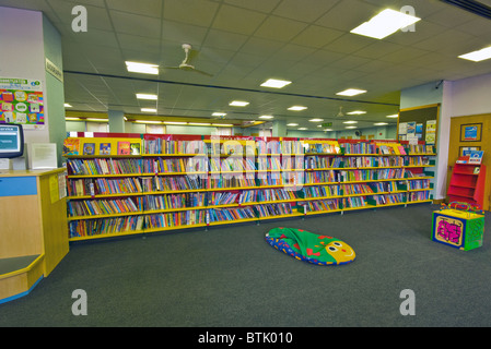 Abschnitt "Kinder" In einer öffentlichen Bibliothek Stockfoto