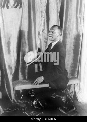 Bill Robinson (1878-1949), auch bekannt als Bojangles, auf einem stilisierten Portrait von afrikanische amerikanische Fotograf Carl Van Vechten. 1933. Stockfoto