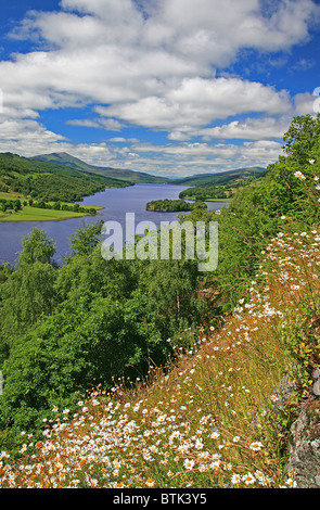 UK Schottland Perthshire Loch Tummel und Berg Schiehallion aus Queens View Stockfoto